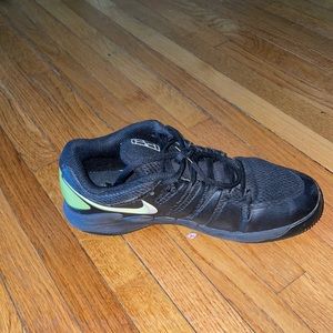 Black/green Nikes
